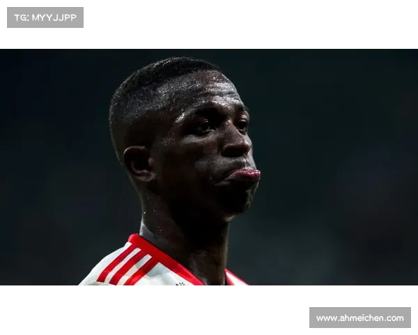 马卡：维尼修斯专注皇马 球员转会传闻完全不实