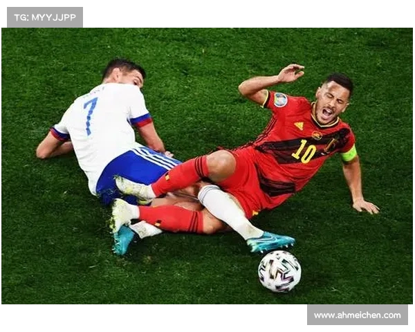 阿扎尔谈对抗:能抢KDB球但面对亚亚毫无机会 阿扎尔谈对抗:能抢KDB球但面对亚亚毫无机会